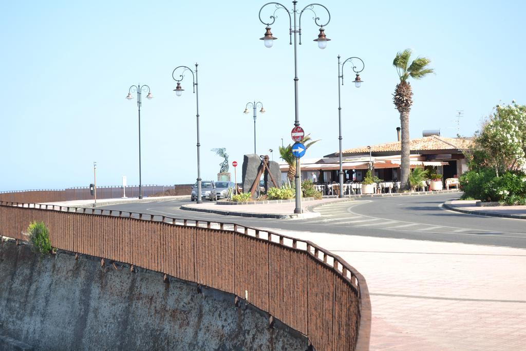 Hotel Porto Azzurro Giardini Naxos Bagian luar foto