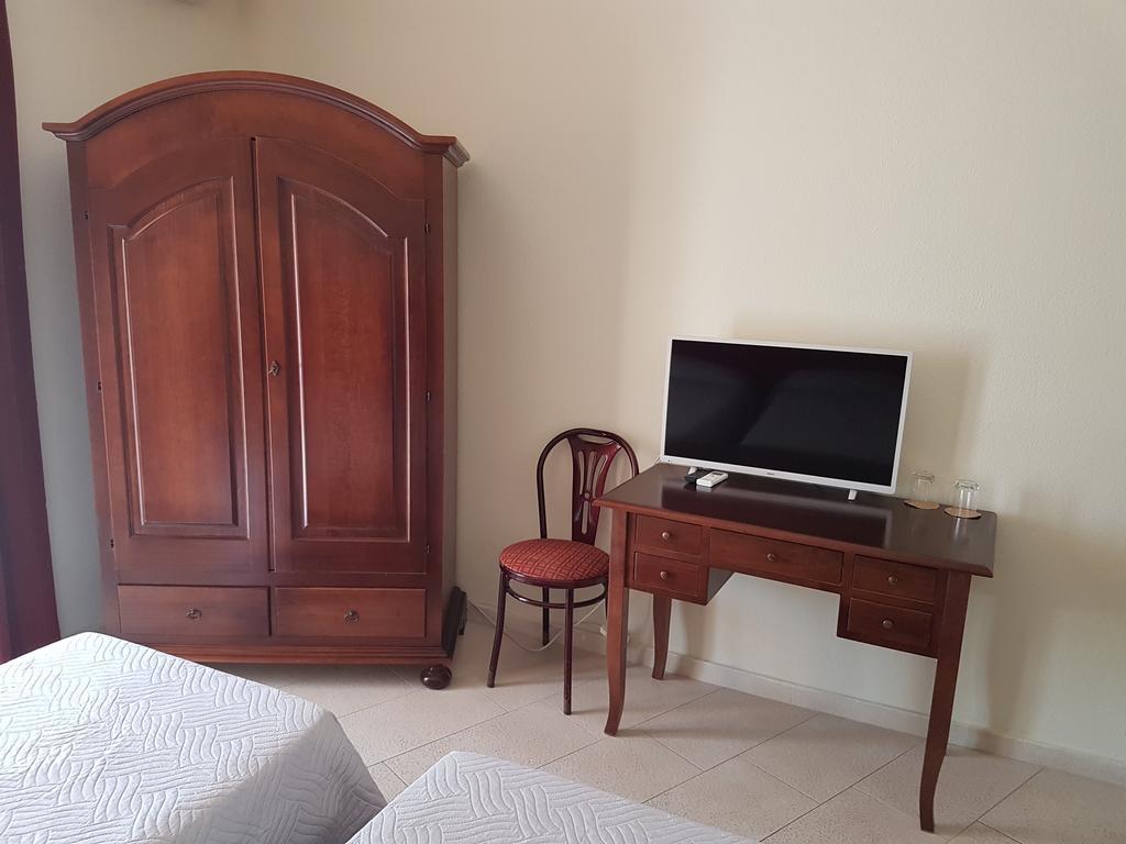 Hotel Porto Azzurro Giardini Naxos Bagian luar foto