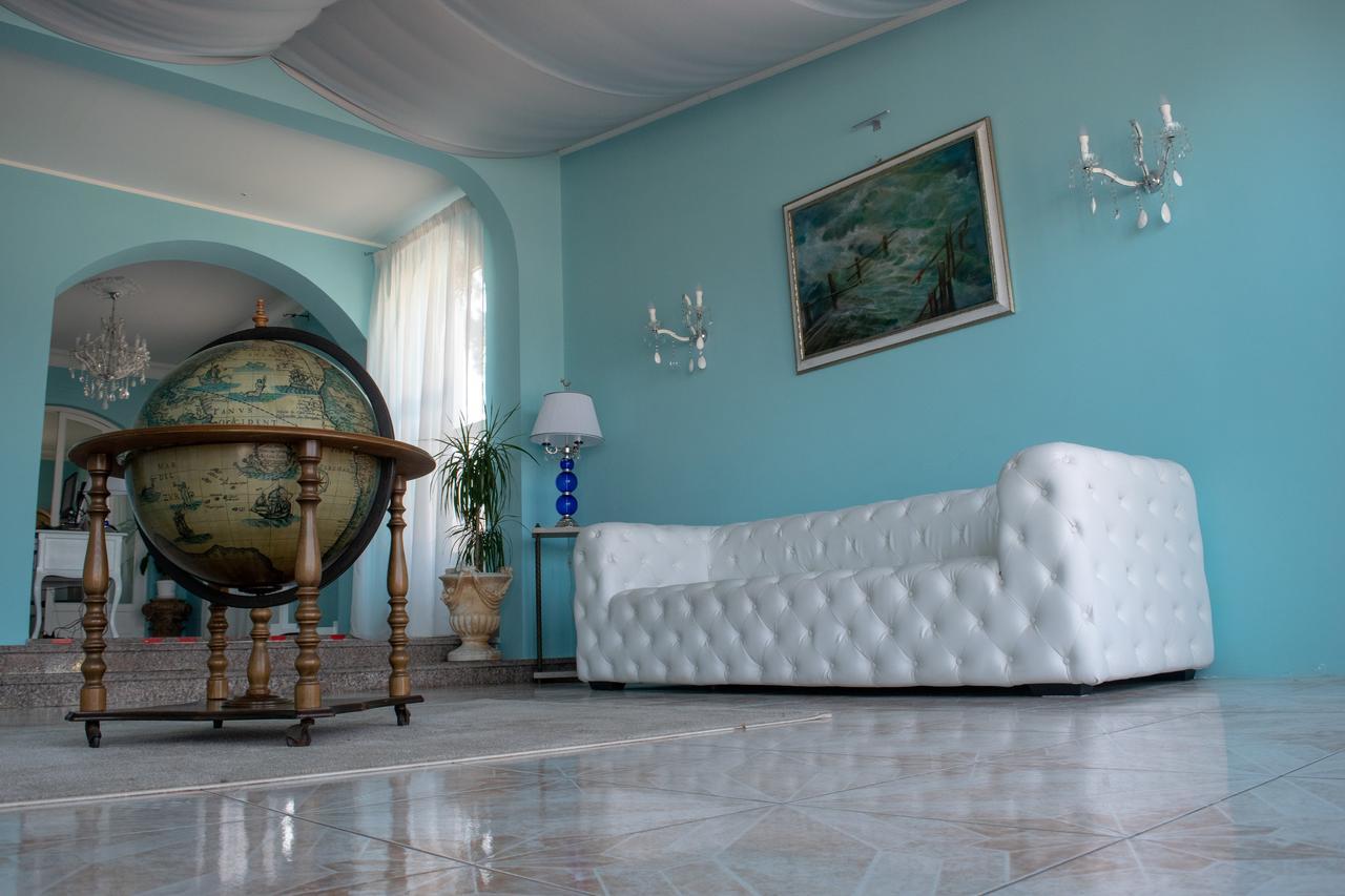 Hotel Porto Azzurro Giardini Naxos Bagian luar foto