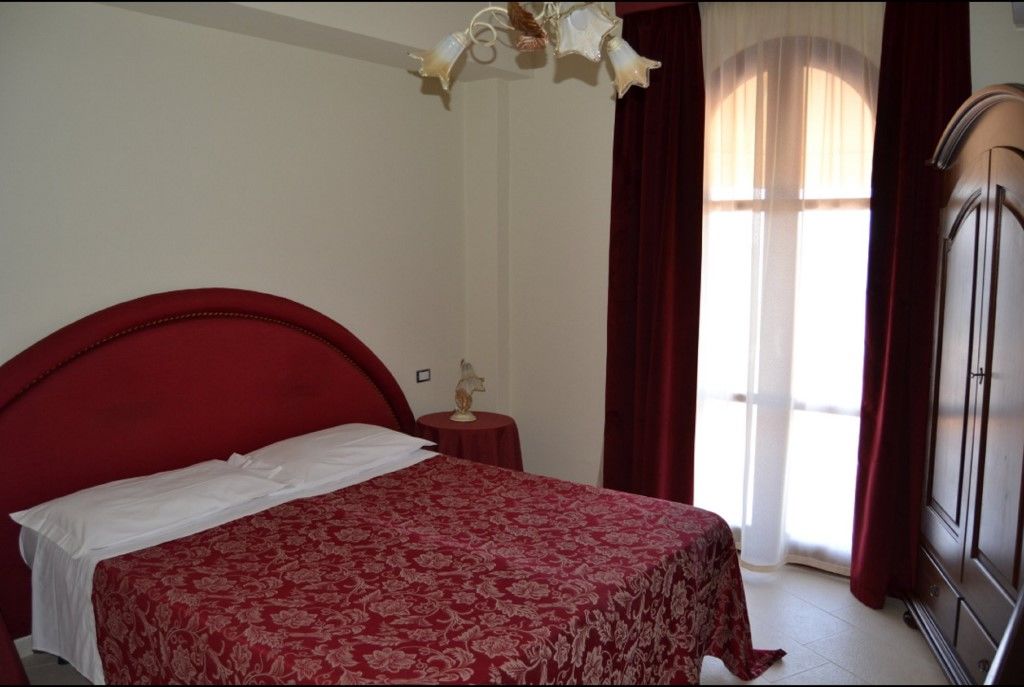 Hotel Porto Azzurro Giardini Naxos Bagian luar foto